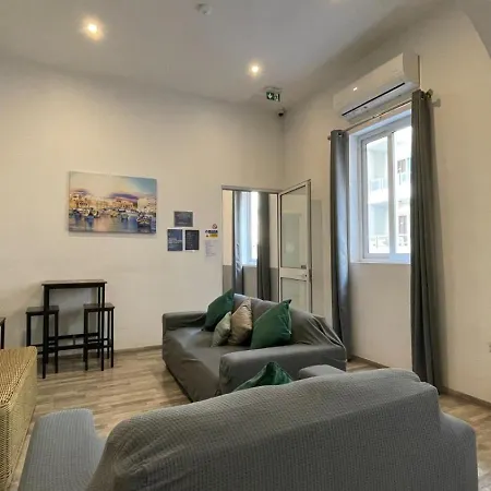 Bookarest Malta Hostel *