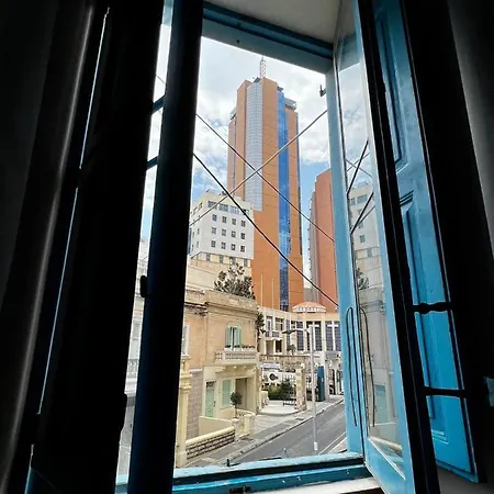 Hostel Bookarest Malta San Ġiljan