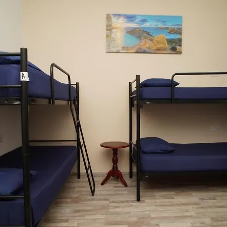 Bookarest Malta אכסניה