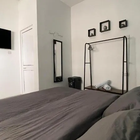 Bookarest Malta Hostel *