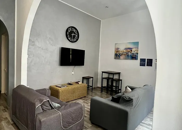 Bookarest Malta * San Ġiljan